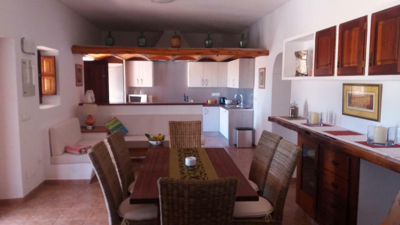 Villa Can Cosmi Santa Eularia des Riu Exterior photo